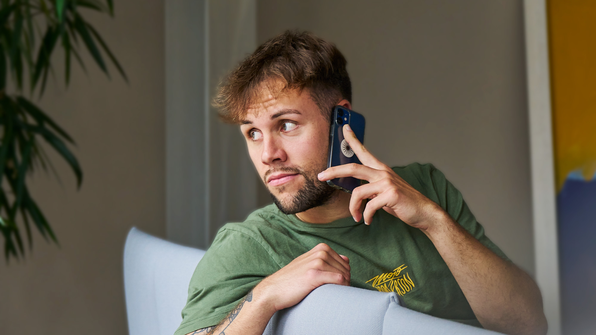 pilot Mitarbeiter am Telefonieren